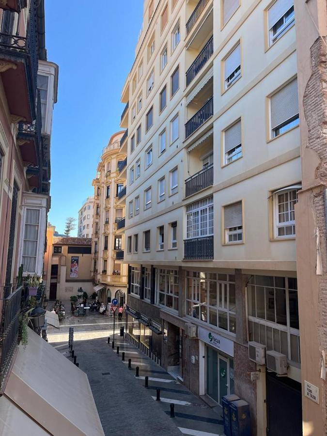 Apartamentos Malaga Centro Luaran gambar