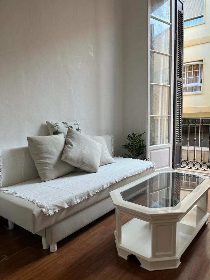 Apartamentos Malaga Centro Luaran gambar