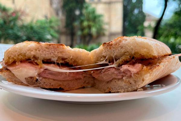 Apartamentos Malaga Centro Luaran gambar