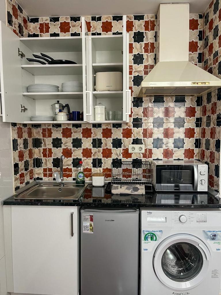 Apartamentos Malaga Centro Luaran gambar